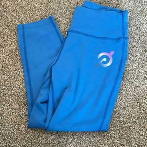PELOTON BLUE CAPRI LEGGINGS SIZE M